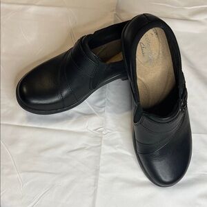 Clarks Women's Black Leather Mules